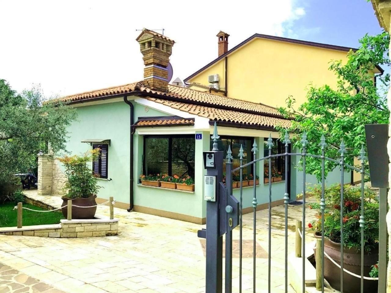 Apartment In Mit Privatem Grill Umag